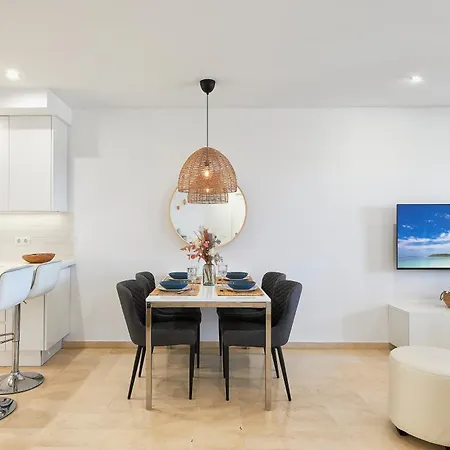 Apartment Marina Xi Enjoy The Sun, Sea Views, Pools & Bbq Steps From The In Mijas Costa & Fuengirola *